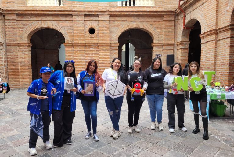 Pink Blood Ecuador: la generación que transforma el fandom en cultura global